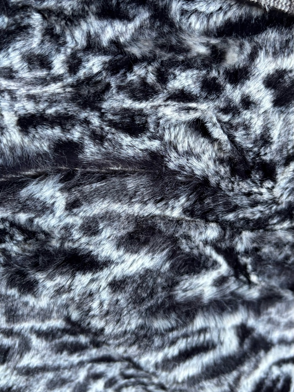 Dog Cat Reversiable Faux Fur Blanket 33”x34”
